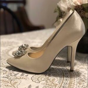 Ivory Heels - Martinez Valero